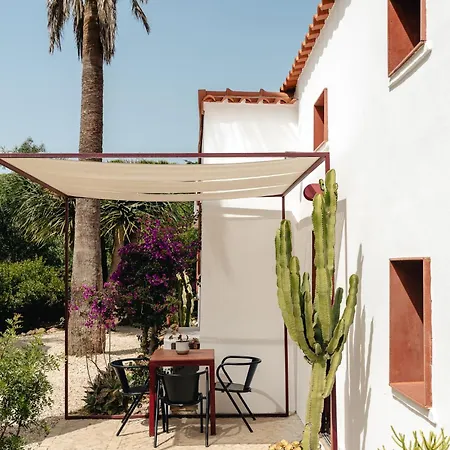 Holiday home Maison De Et Jardin Botanique A 600m De La Albufeira